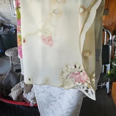 Sale Photo Thumbnail #53: tablecloths and throws