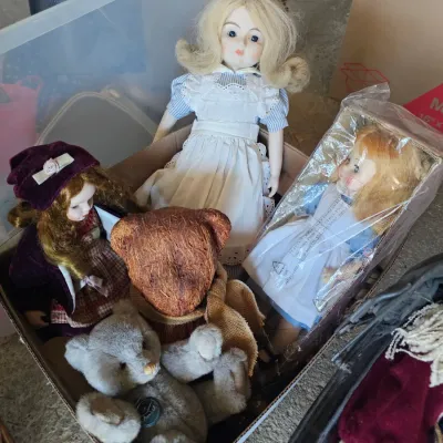 Sale Photo Thumbnail #40: porcelain dolls/doll furniture