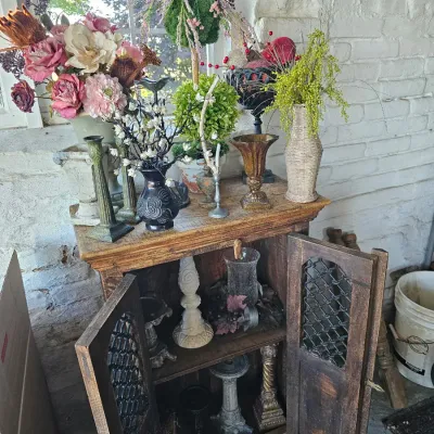 Sale Photo Thumbnail #39: floral arrangements