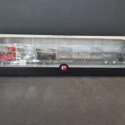 1:34 Die Cast Metal 2018 Freightliner Cascadia Day Cab & Fontaine Traverse HT Hydraulic Tail Trailer - In Orig. Box