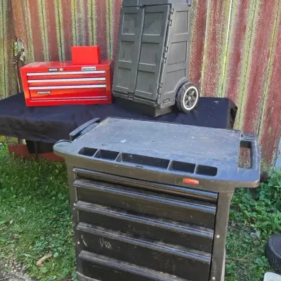 Rubbermaid Rolling Tool Cart + (G)