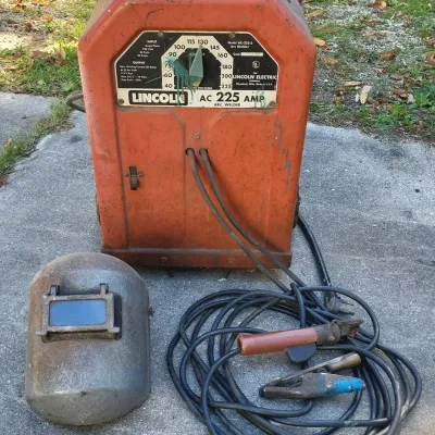 Lincoln Arc Welder (G)