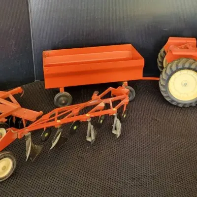Ertl Allis-Chalmers 200 Tractor (LR)