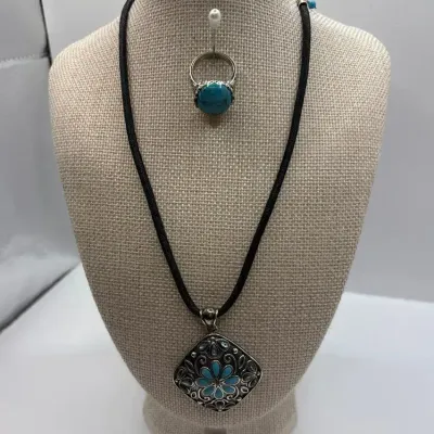 Sterling Silver and Turquoise Pendant Rope Necklace and Ring (Size 7)