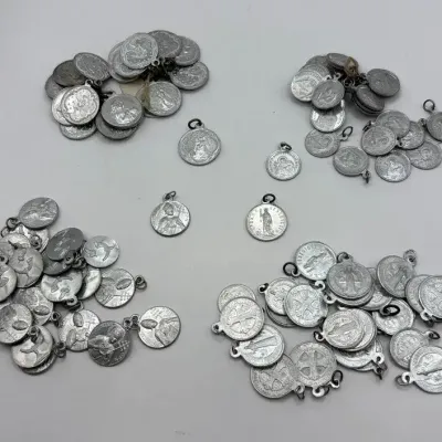 Religious Medals (100 count)