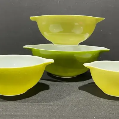 Vintage 60’s PYREX Verde Ombré Cinderella Nesting Bowls