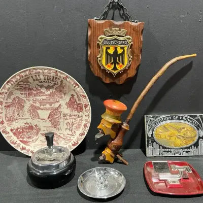 Vintage Collectables & Mid Century Souvenirs 