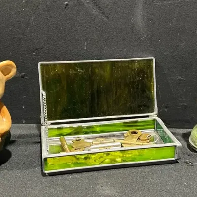 Marchand Paris Opera Glasses, Royal Copley Bear Plantar, Stain Glass Key Box