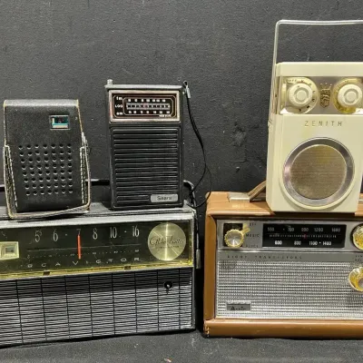 Zenith Royal Owl Eye, Arvin, RCA Globetrotter + More Transistor Radios