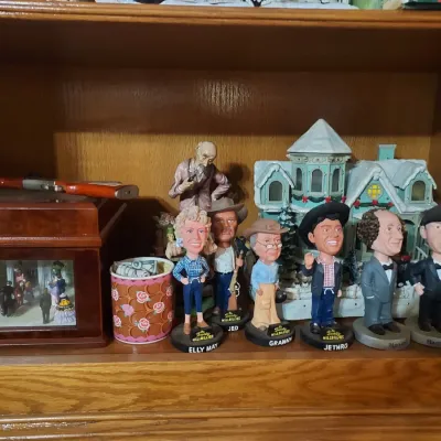 Sale Photo Thumbnail #167: Beverly Hillbillies bobble heads