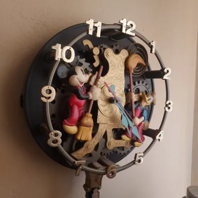 Sale Photo Thumbnail #65: disney clock