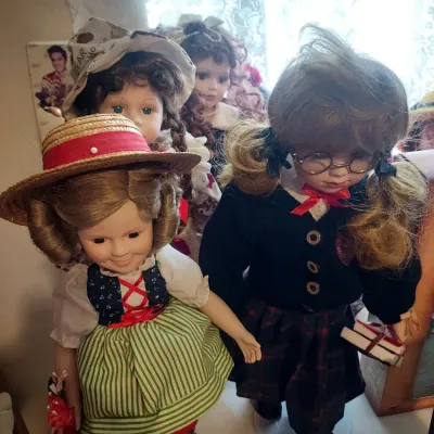 Sale Photo Thumbnail #57: doll room