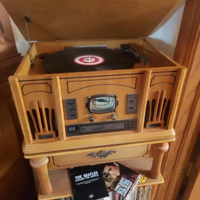 Sale Photo Thumbnail #37: repro vinal player
