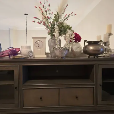 Metallic, Glass and Floral Home Decor