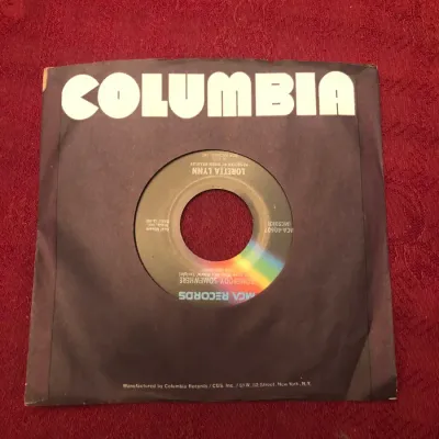 Loretta Lynn – “Somebody Somewhere” / “Sundown Tavern” MCA Records 45 RPM, MCA-40607
