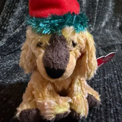 Ty Jingle Beanies "Jinglepup" Christmas Plush Dog, 2002, Santa Hat, Golden Tan, Silver Ribbon Hanger