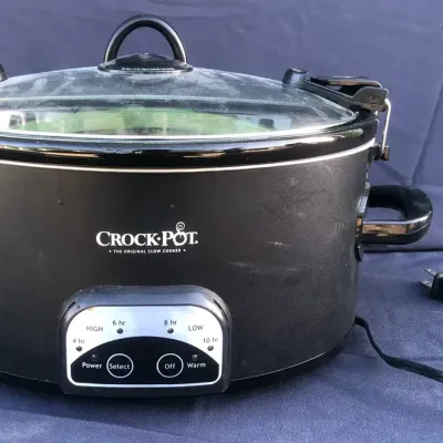 Crock-Pot 6-Quart Programmable Slow Cooker with Locking Glass Lid