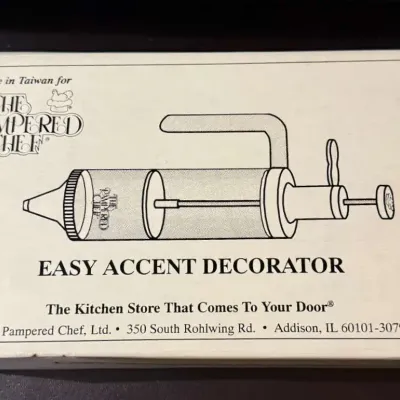 The Pampered Chef Easy Accent Decorator Cake Decorating Tool with Original Box and Instructions