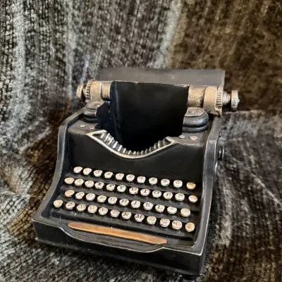 Miniature Typewriter Figurine – Black with Brass-Tone Details