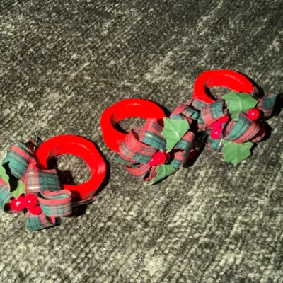 Set of 3 Christmas Napkin Rings with Plaid Bows and Holly