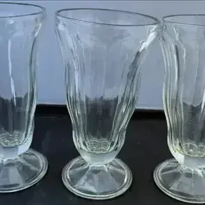 Set of 3 Vintage Style Footed Soda Fountain Milkshake Glasses – Clear Fluted Glass