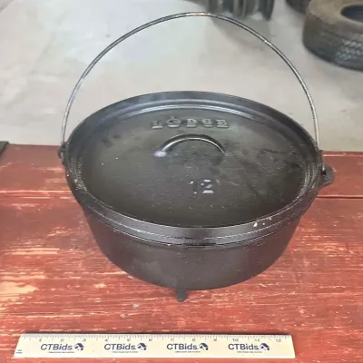 Sale Photo Thumbnail #28: Lodge No.12 Cast Iron Dutch Oven 