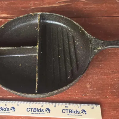 Sale Photo Thumbnail #7: Jim Beam Cast Iron 3 Compartment Round Pan 10"
