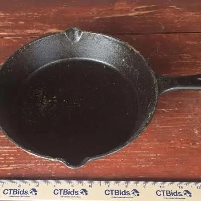 Sale Photo Thumbnail #11: Cuisinel Cast Iron Skillet 10"