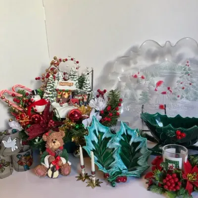 Holly Jolly Christmas Decor Lot