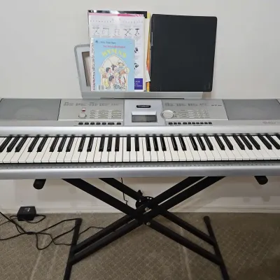 Yamaha Portable Grand DGX-205 Electric Keyboard 