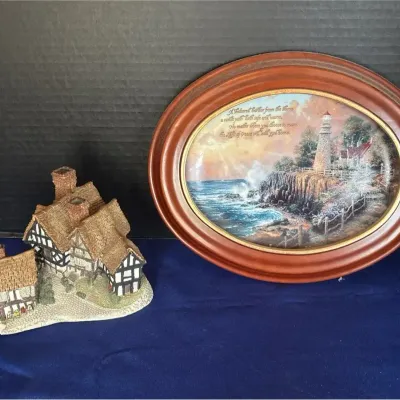 VTG Collectibles - David Winter Stratford House & Thomas Kinkade Framed Light Of Peace Plate COA