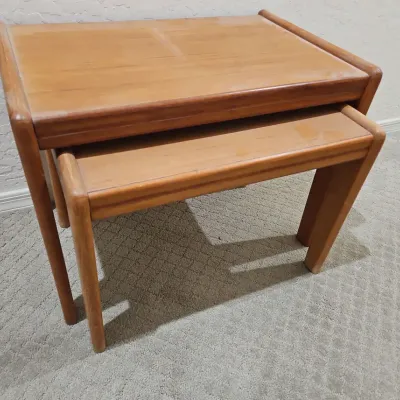 2 Oak Nesting Side Tables