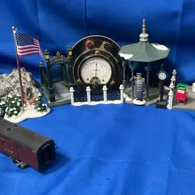 Assorted Decor And Train Items