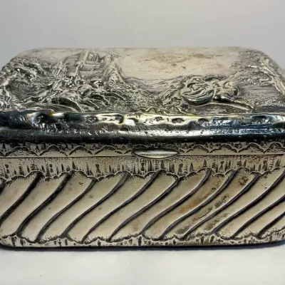 Sterling Silver Repousse Trinket Box (352 Grams)