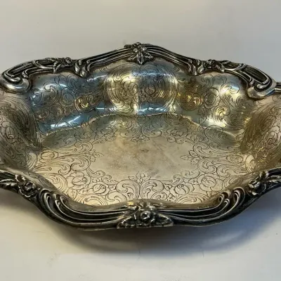 Roger Williams Silver Co Art Nouveau Floral Scrollwork Engraved Oval Dish (605 Grams) (JBE12)