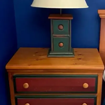 Bassett Three-Drawer Wood Chest With Matching Lamp