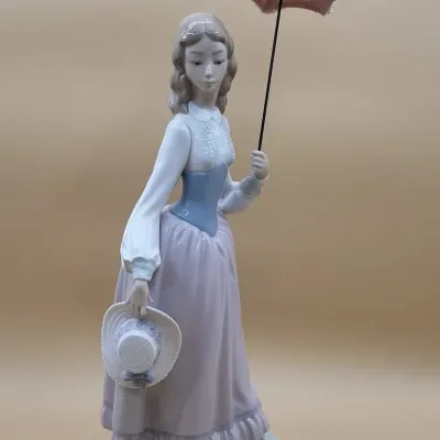 Lladro - "Eloise" Figurine