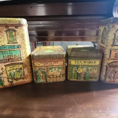 1979 Cheinco Village Shops Tin Canister Set – 4 Nesting Pieces