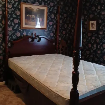 Queen Size Four-Poster Wood Bed with Turned Posts