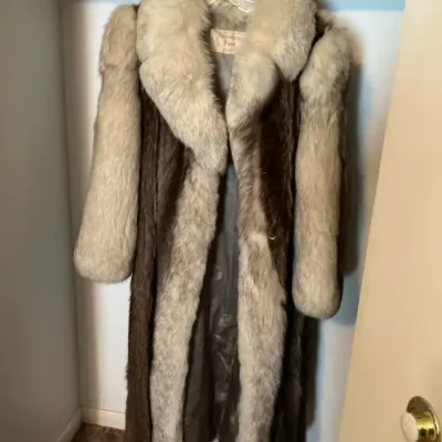 Vintage Harlequin Furs Coyote & Fox Fur Collar Stole