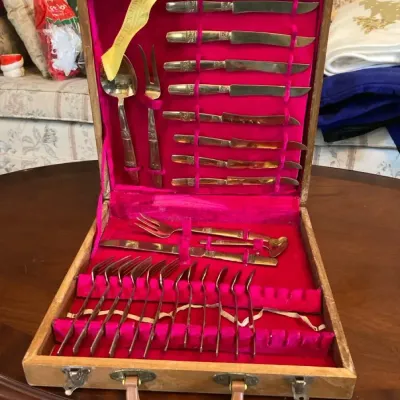 Vintage "Kee Teck Jewelry" Thailand Flatware Set with (Teakwood?) Case