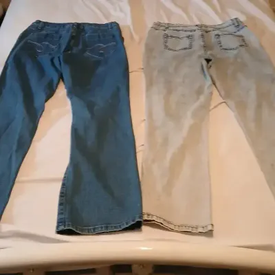 Vintage Sears Women’s High-Waisted Jeans – Classic Denim