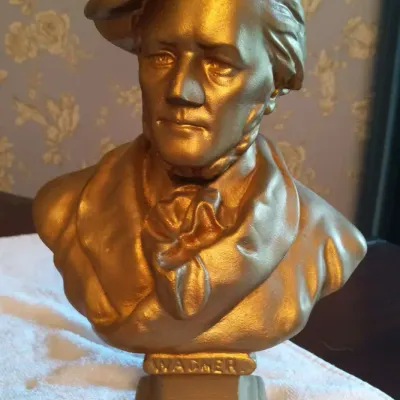 Richard Wagner Bust – Gold-Tone Decorative Sculpture
