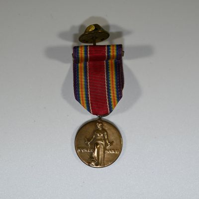 Sale Photo Thumbnail #360: WW II - WW2 Victory Medal