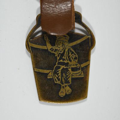Sale Photo Thumbnail #48: National Lead - Dutch Boy - Watch Fob Advertising