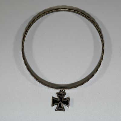 Sale Photo Thumbnail #330: Imperial German WW I Iron Cross 2nd Class Medal 1914