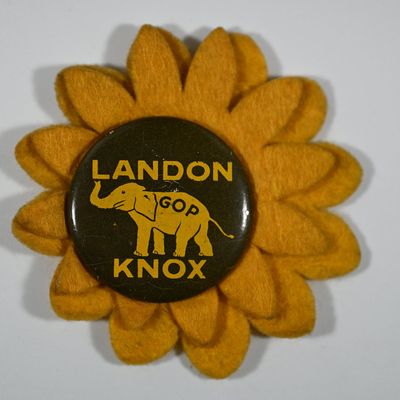 Sale Photo Thumbnail #334: Landon Knox Pinback w Felt Sunflower 2 3/4, button 1 3/8