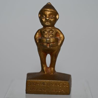Sale Photo Thumbnail #147: Brownie Baking Co Figural Paperweight