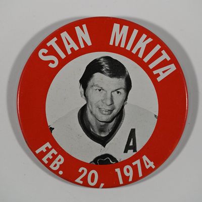 Sale Photo Thumbnail #275: NHL Chicago Blackhawks Stan Mikita 1974 Pin Pinback