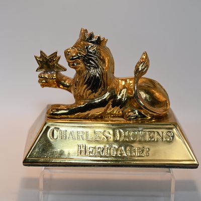 Sale Photo Thumbnail #151: Charles Dickens Heritage Paperweight